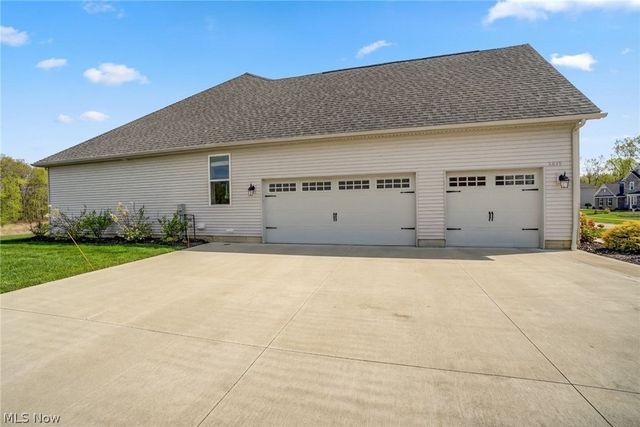 2848 Galway Drive, Brunswick Hills, OH 44212