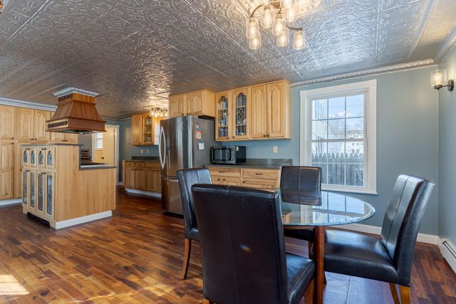 8 Park Avenue, Saco, ME 04072