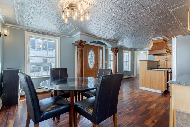 8 Park Avenue, Saco, ME 04072