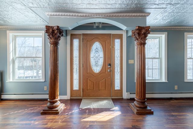 8 Park Avenue, Saco, ME 04072