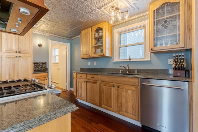 8 Park Avenue, Saco, ME 04072