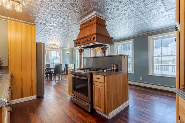 8 Park Avenue, Saco, ME 04072