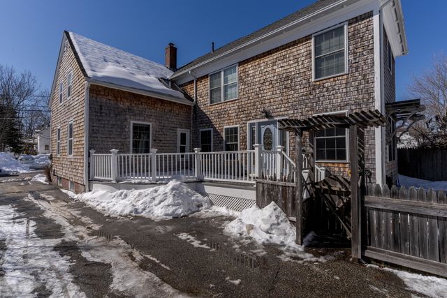 8 Park Avenue, Saco, ME 04072