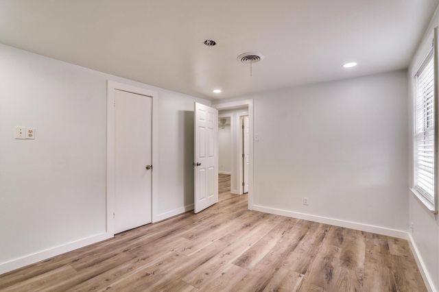 1405 E Main ST, Round Rock, TX 78664