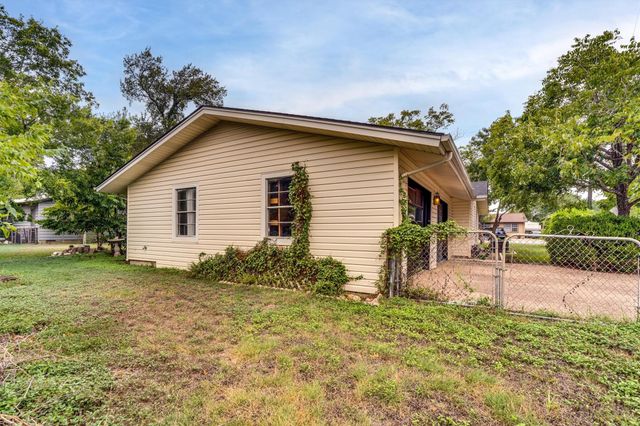 1405 E Main ST, Round Rock, TX 78664