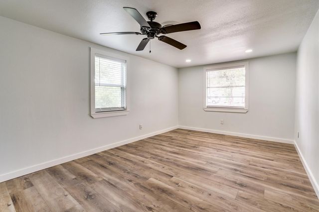 1405 E Main ST, Round Rock, TX 78664