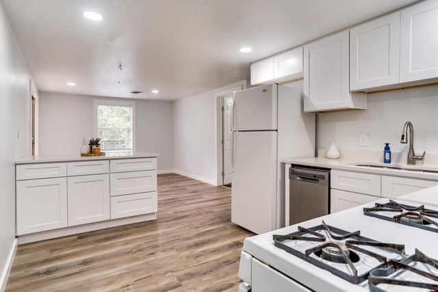 1405 E Main ST, Round Rock, TX 78664