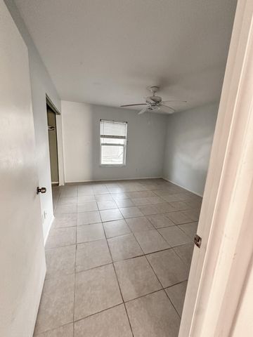 410 SW Kentwood Road, Port St. Lucie, Port St Lucie, FL 34953