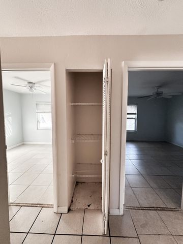 410 SW Kentwood Road, Port St. Lucie, Port St Lucie, FL 34953