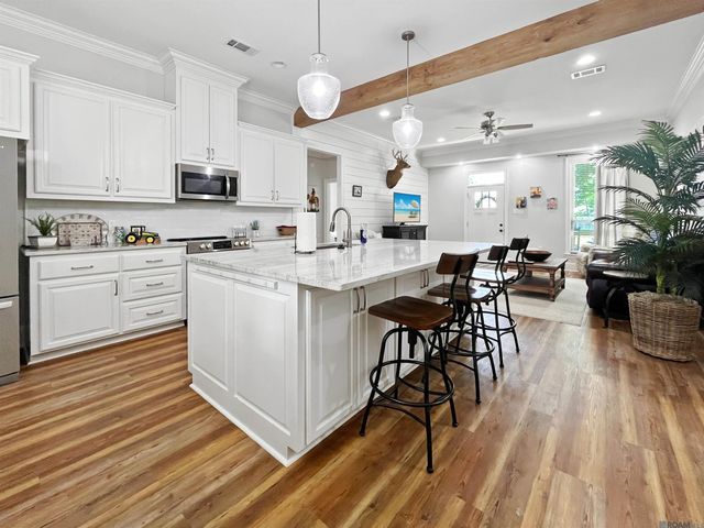 195 St Louis St, Denham Springs, LA 70726