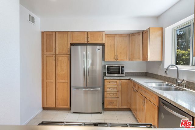 901 5th Street A, Santa Monica, CA 90403