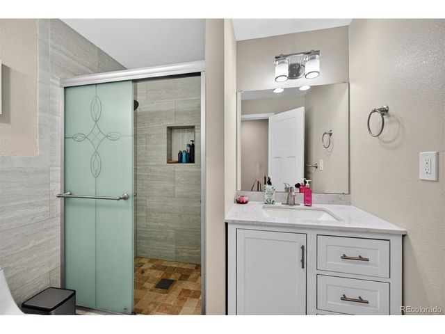 90 Ammons St, Lakewood, CO 80226