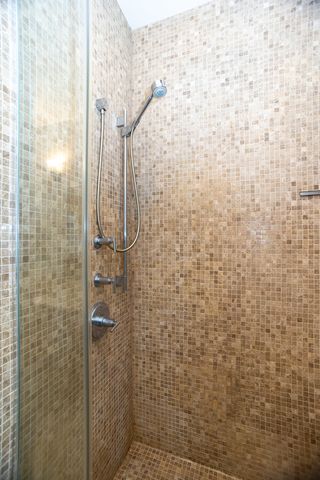 711 W GRAND Avenue 402, Chicago, IL 60654