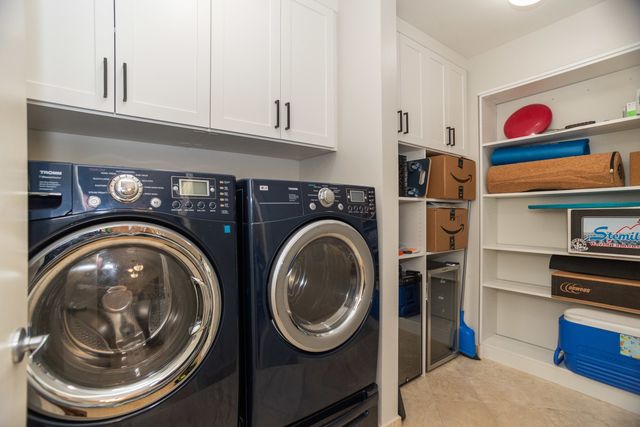 711 W GRAND Avenue 402, Chicago, IL 60654