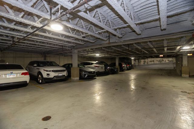 711 W GRAND Avenue 402, Chicago, IL 60654