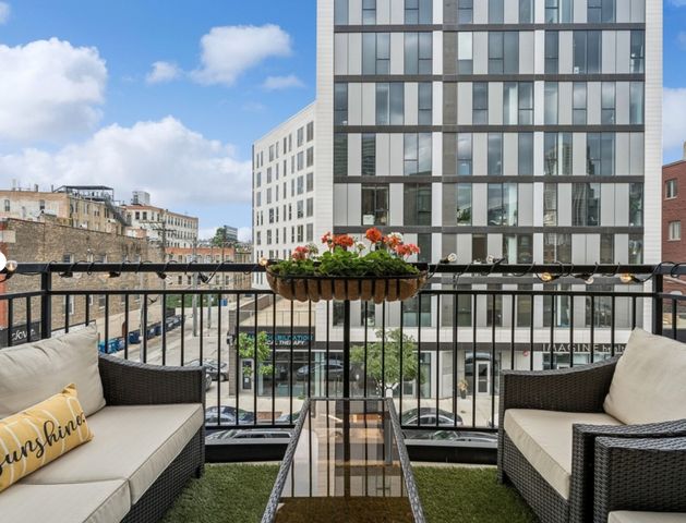 711 W GRAND Avenue 402, Chicago, IL 60654