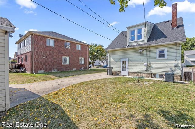 5444 Kenilworth Street, Dearborn, MI 48126