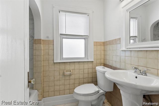 5444 Kenilworth Street, Dearborn, MI 48126