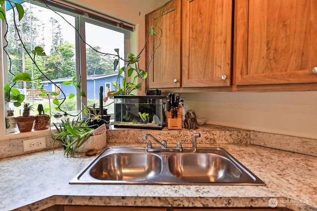 30 Sandstone Place, Port Angeles, WA 98362