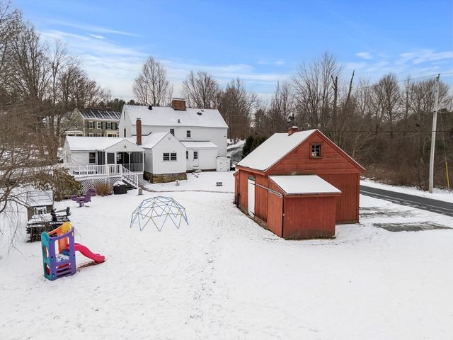4 Thorndike St, Dunstable, MA 01827