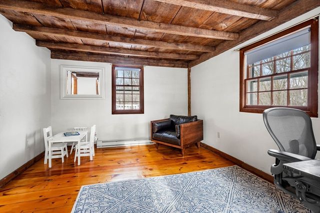 4 Thorndike St, Dunstable, MA 01827