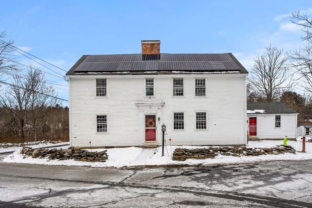 4 Thorndike St, Dunstable, MA 01827