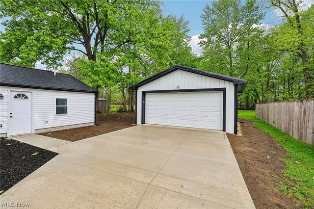 38849 Adkins Road, Willoughby, OH 44094