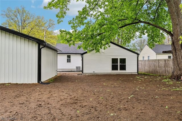 38849 Adkins Road, Willoughby, OH 44094