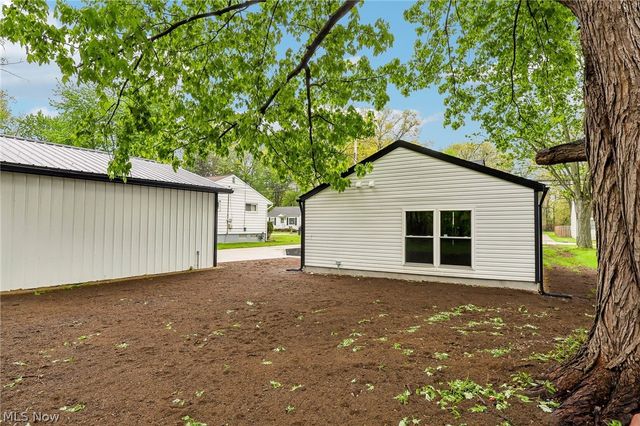 38849 Adkins Road, Willoughby, OH 44094