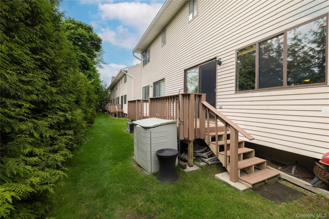 1790 Front Street 26, East Meadow, NY 11554