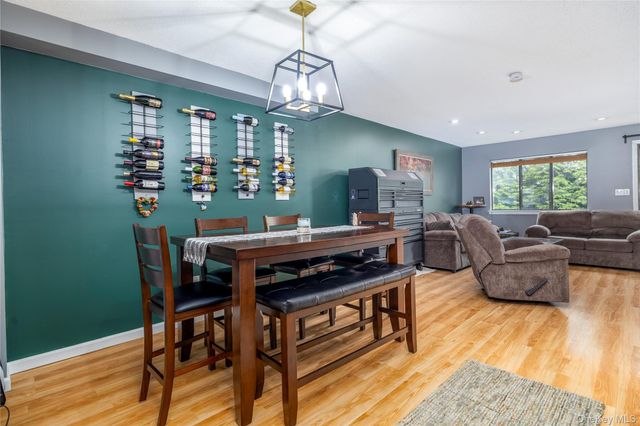 1790 Front Street 26, East Meadow, NY 11554