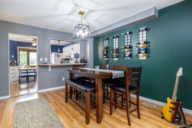 1790 Front Street 26, East Meadow, NY 11554