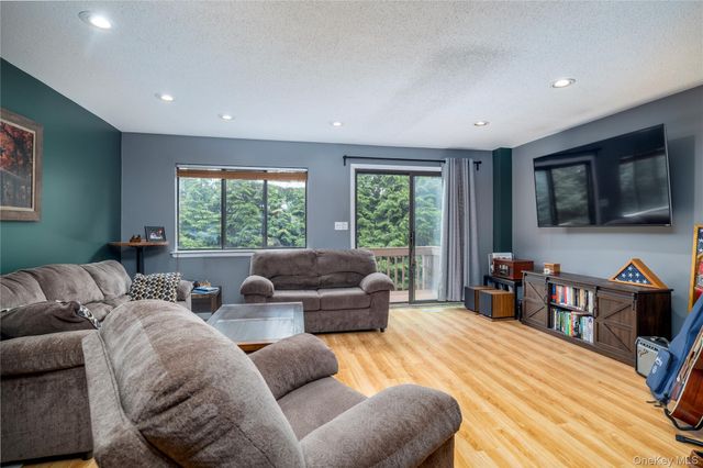 1790 Front Street 26, East Meadow, NY 11554