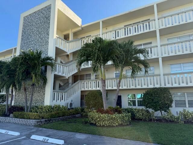 2009 Cambridge A, Deerfield Beach, FL 33442
