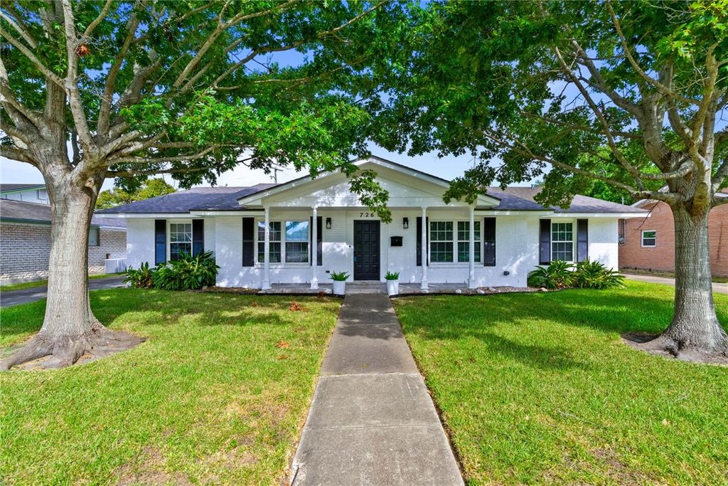 726 Meadowbrook Dr, Corpus Christi, TX 78412 — exterior