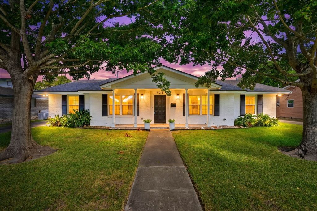 726 Meadowbrook Dr, Corpus Christi, TX 78412 — photo 2