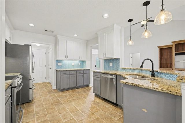 914 Patricia Court, Hoschton, GA 30548