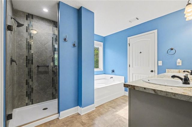 914 Patricia Court, Hoschton, GA 30548