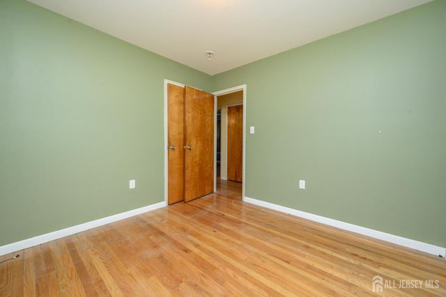 197 W 26th Street W, Bayonne, NJ 07002