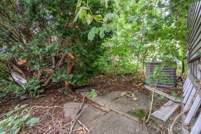 197 W 26th Street W, Bayonne, NJ 07002