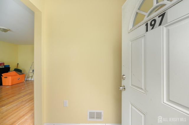 197 W 26th Street W, Bayonne, NJ 07002