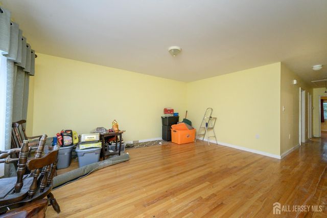 197 W 26th Street W, Bayonne, NJ 07002