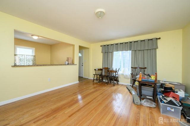 197 W 26th Street W, Bayonne, NJ 07002