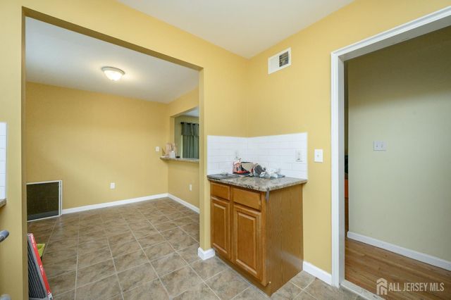 197 W 26th Street W, Bayonne, NJ 07002