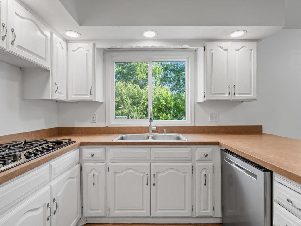 2600 River Hills Drive, Burnsville, MN 55337 — photo 4
