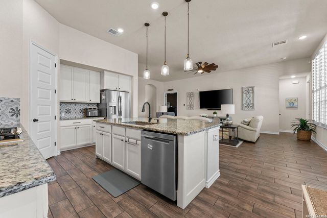 12211 Cowgirl, San Antonio, TX 78254