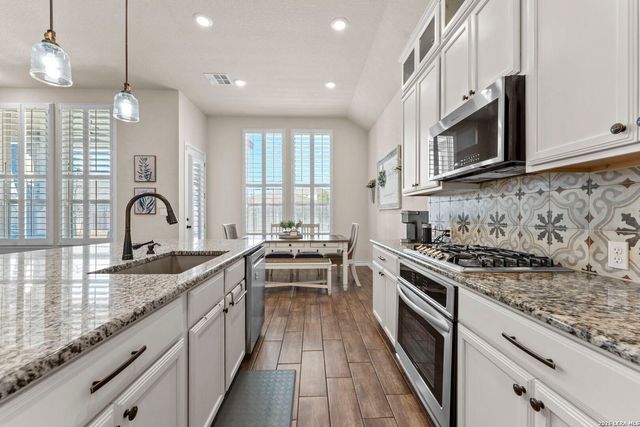 12211 Cowgirl, San Antonio, TX 78254