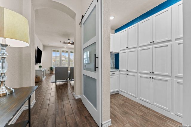 12211 Cowgirl, San Antonio, TX 78254