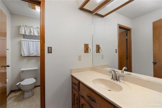 1818 Meadow View Drive, Mission, TX 78572