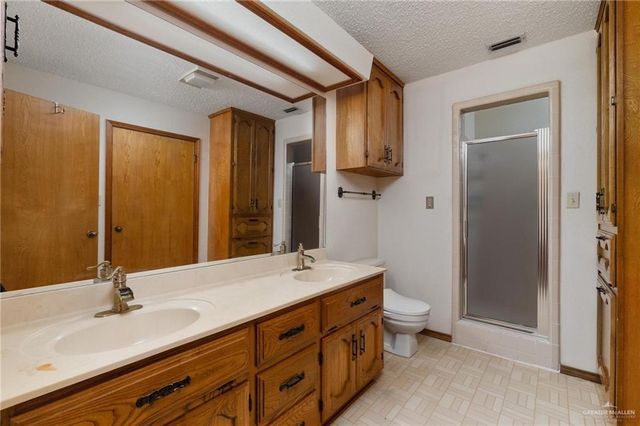 1818 Meadow View Drive, Mission, TX 78572